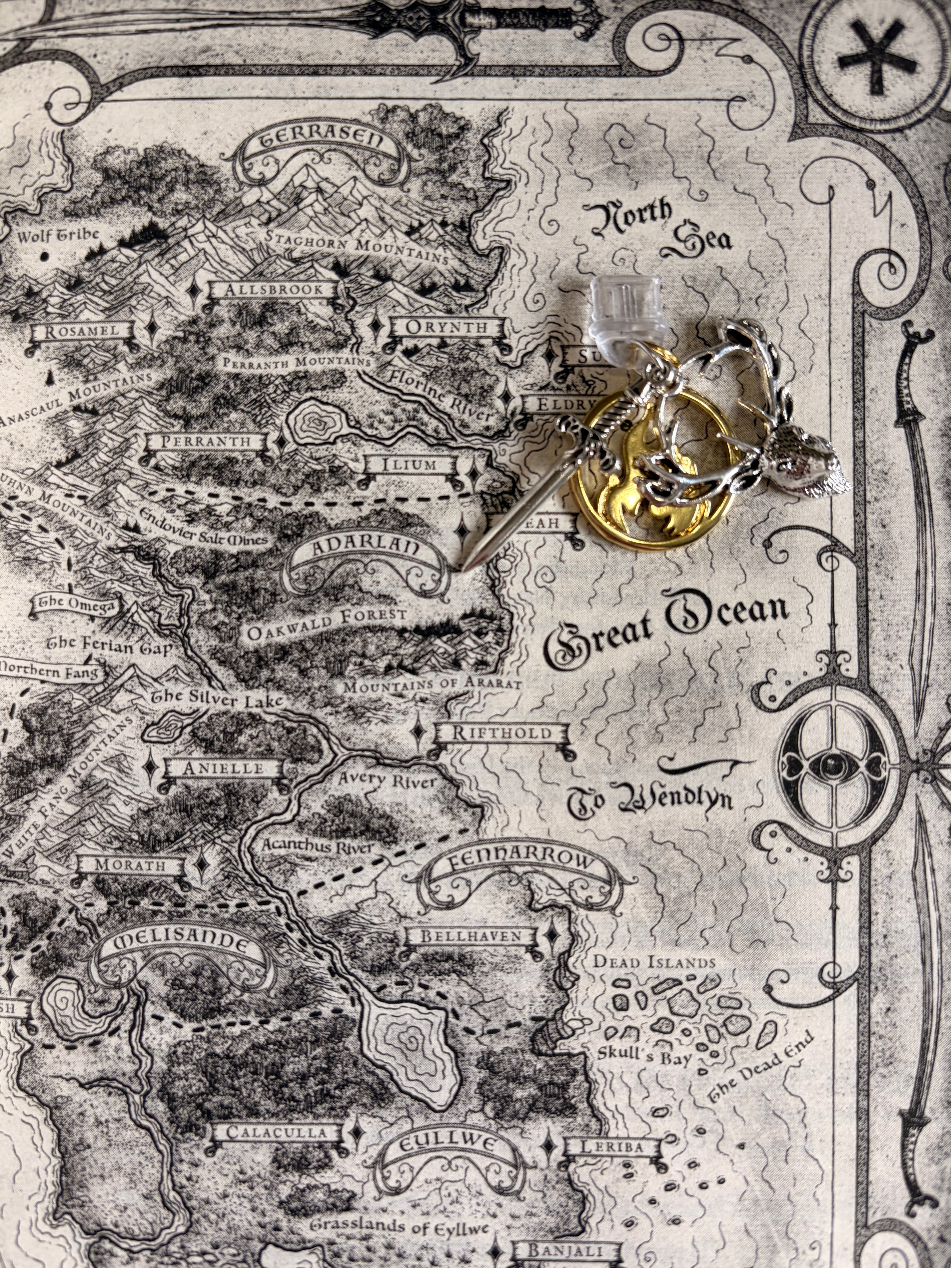 Throne of Glass Kindle Charm